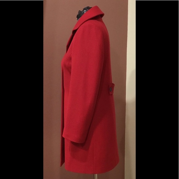 Women Coat - Picture 2 of 6